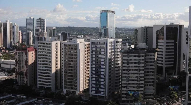 Com menos crédito nos bancos, construtoras buscam outras formas de financiar obras