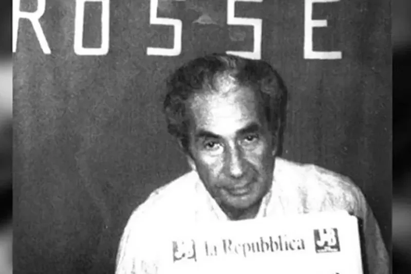 Aldo Moro em foto no cativeiro