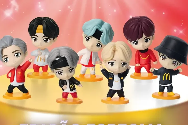 Imagem dos bonecos do BTS do McDonald's