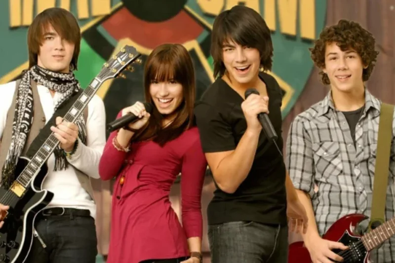 Disney anuncia Camp Rock 3 com Jonas Brothers no elenco e Demi Lovato como produtora
