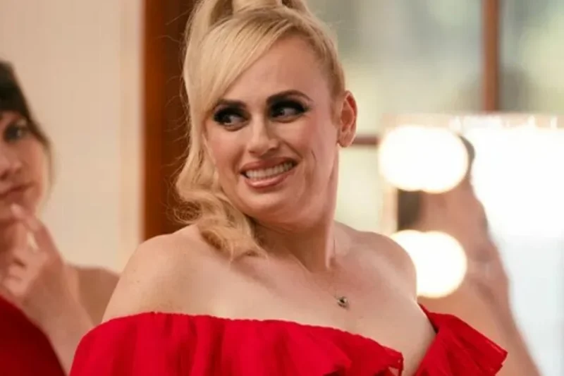Rebel Wilson protagoniza comédia de ação com espiã madrinha de casamento