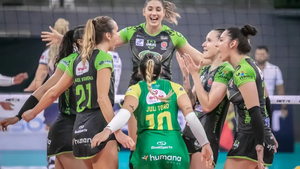  Maringá na SuperLiga Feminina de Vôlei