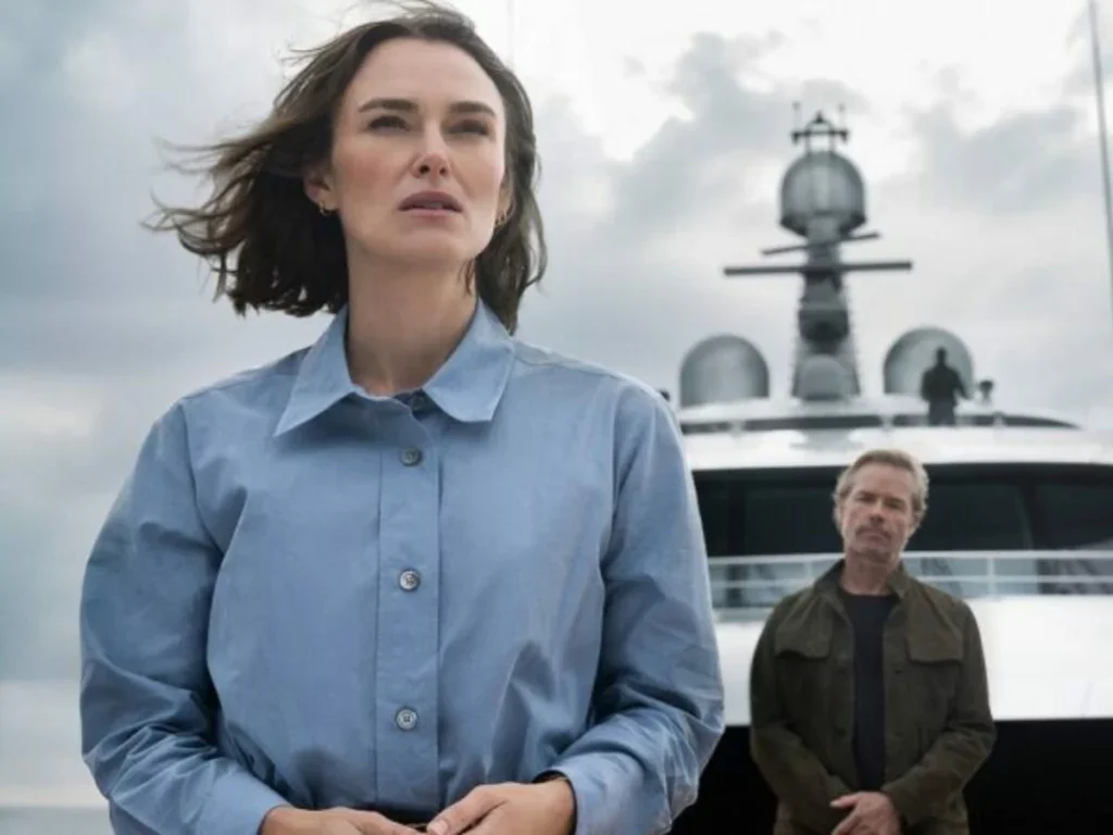 Mistério a bordo de um iate de luxo com Keira Knightley