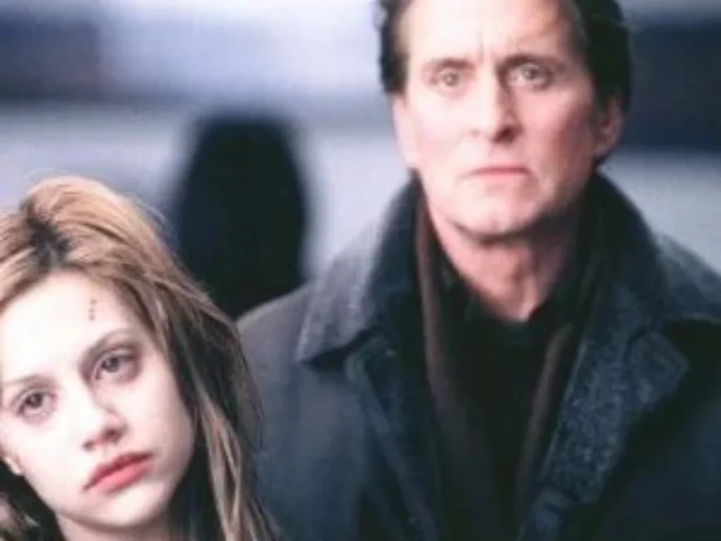 Refém do Silêncio no Prime Video: Sequestro angustiante e enigma revelado em 2001