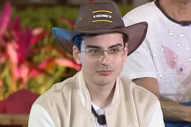 Justiça tenta intimar Dudu Camargo em A Fazenda 17; saiba detalhes!