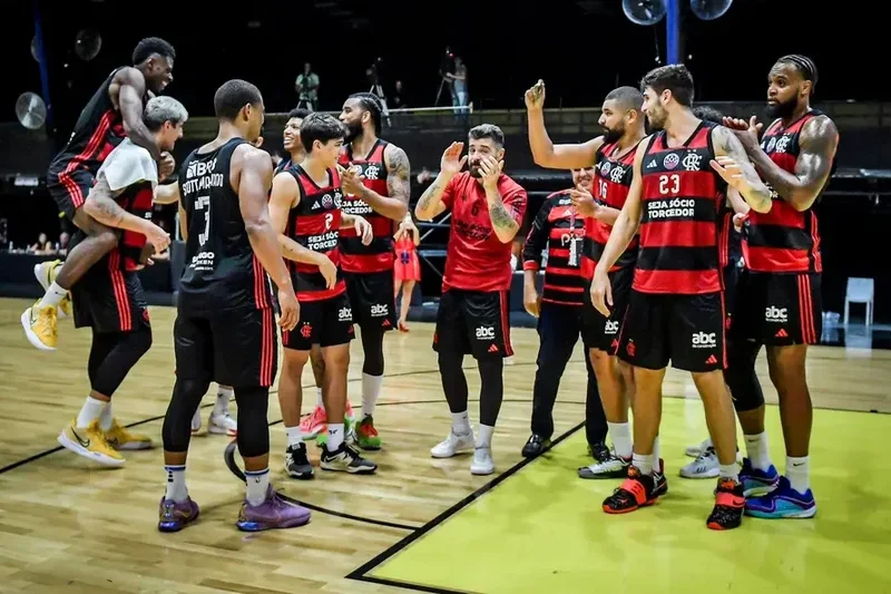 Time do Flamengo (2024) comemora no El Templo del Rock