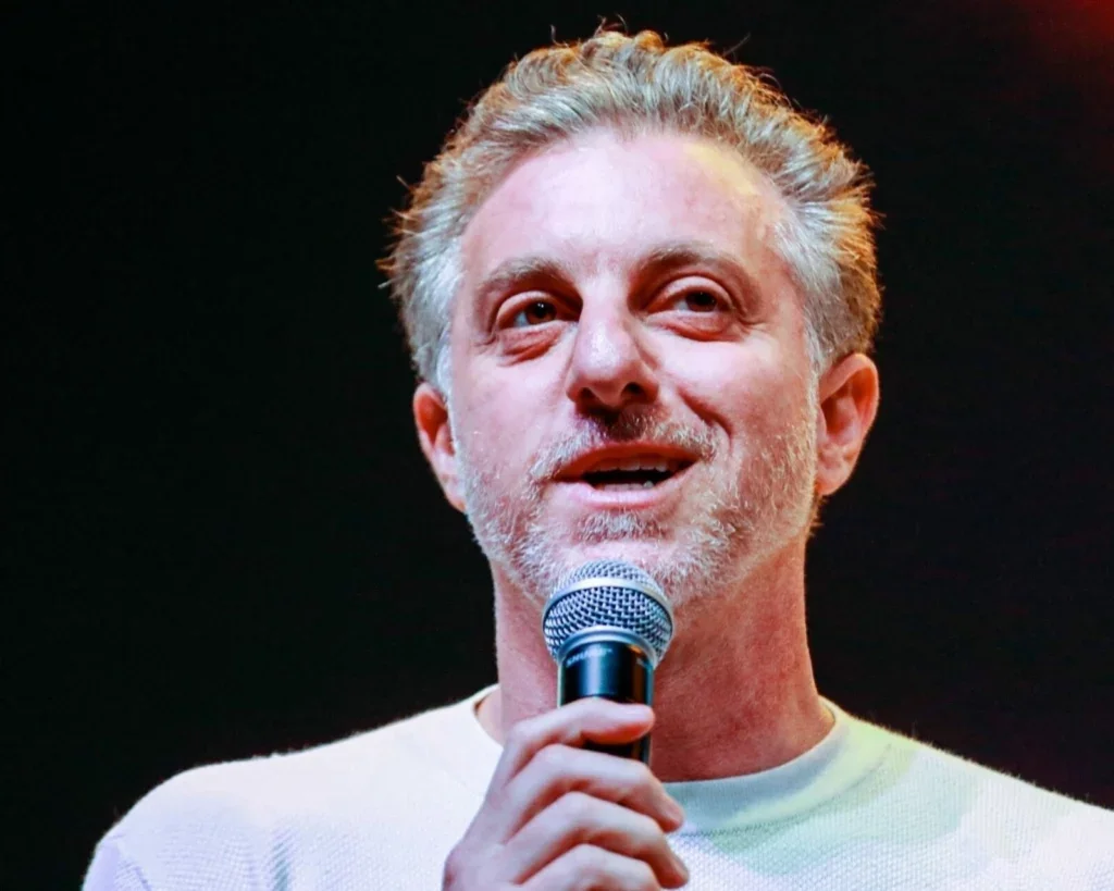 Luciano Huck turbina Domingão com quadro de humor inglês que virou febre para 2026