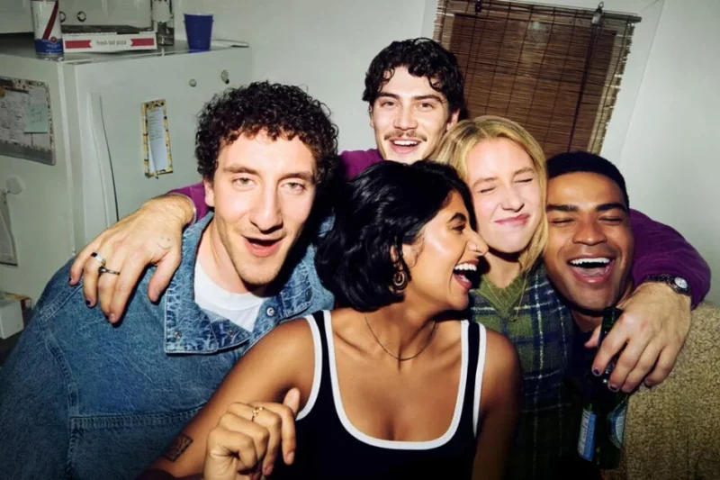 Exibida no Disney+, série Adultos é renovada para uma 2ª temporada