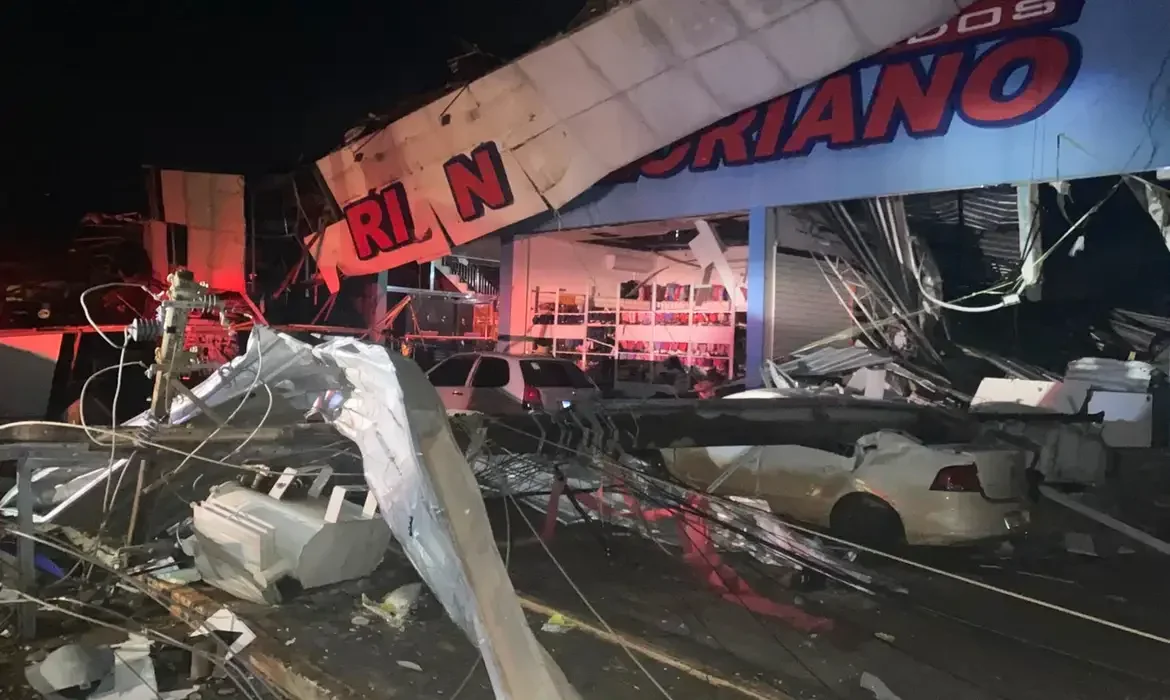 Tornado atingiu cidades do Paraná na última sexta-feira (7)