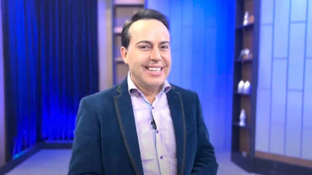 Leão Lobo revela que Silvio Santos detestava Rinaldi Faria, braço direito de Daniela Beyruti no SBT