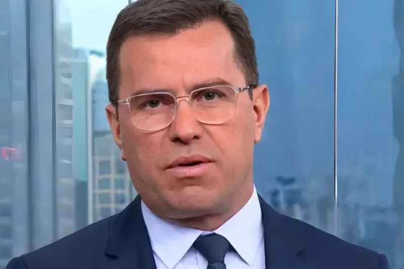 Após rejeição, Rodrigo Bocardi assina contrato com SBT