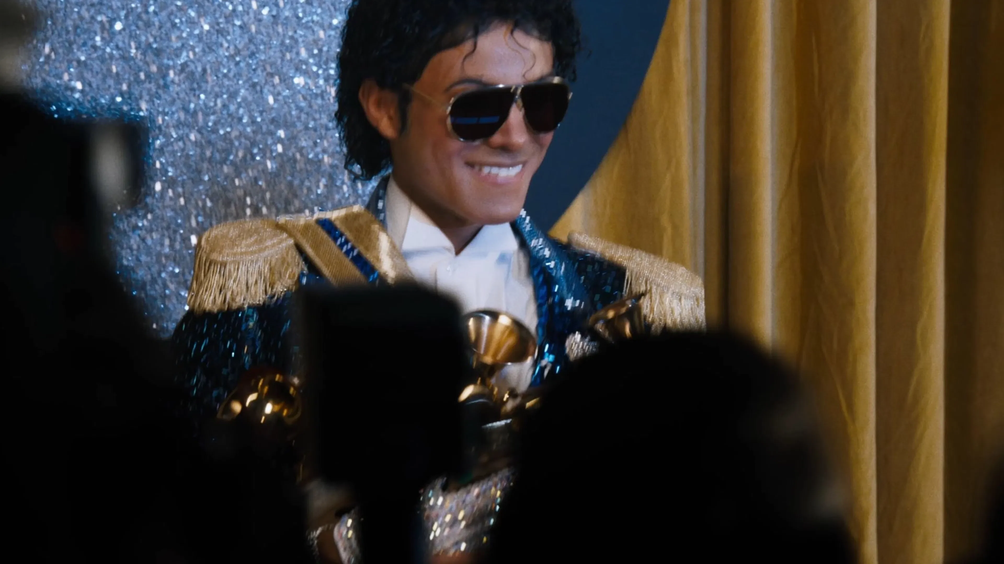 "Michael" aposta na emoção e na nostalgia, mas suaviza conflitos da vida real