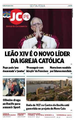 Foto da capa: Novo técnico do Sport, António Oliveira desembarca no Recife na noite desta quinta-feira