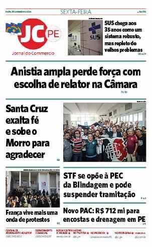Foto da capa: França: milhares de manifestantes tomam ruas em protesto contra Macron e seu novo premiê
